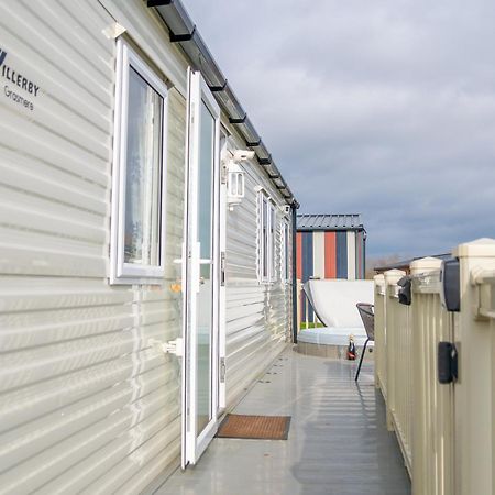 64 Lancaster The Lazy Willow 3 Bedroom Hot Tub Caravan Tattershall Lakes Buitenkant foto