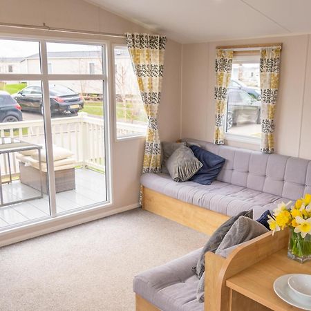 64 Lancaster The Lazy Willow 3 Bedroom Hot Tub Caravan Tattershall Lakes Buitenkant foto