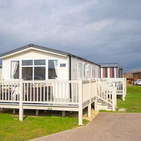 64 Lancaster The Lazy Willow 3 Bedroom Hot Tub Caravan Tattershall Lakes Buitenkant foto