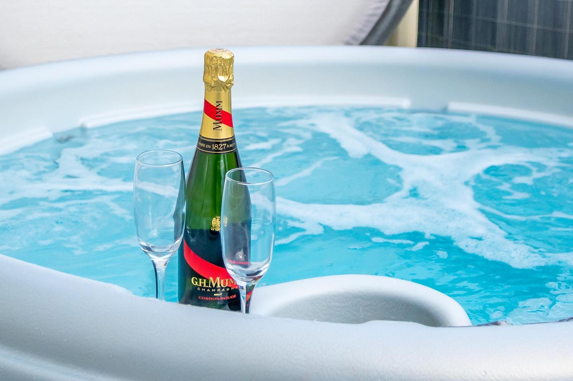 64 Lancaster The Lazy Willow 3 Bedroom Hot Tub Caravan Tattershall Lakes Buitenkant foto