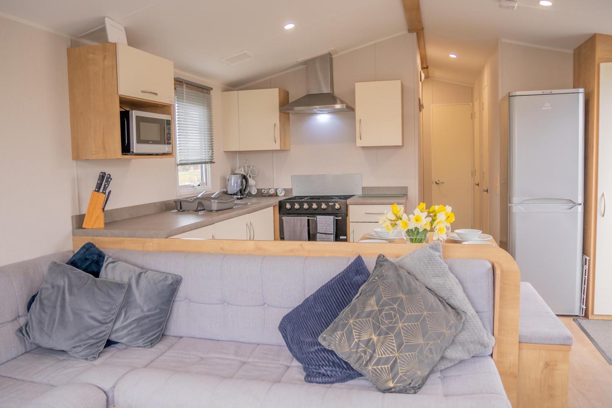 64 Lancaster The Lazy Willow 3 Bedroom Hot Tub Caravan Tattershall Lakes Buitenkant foto