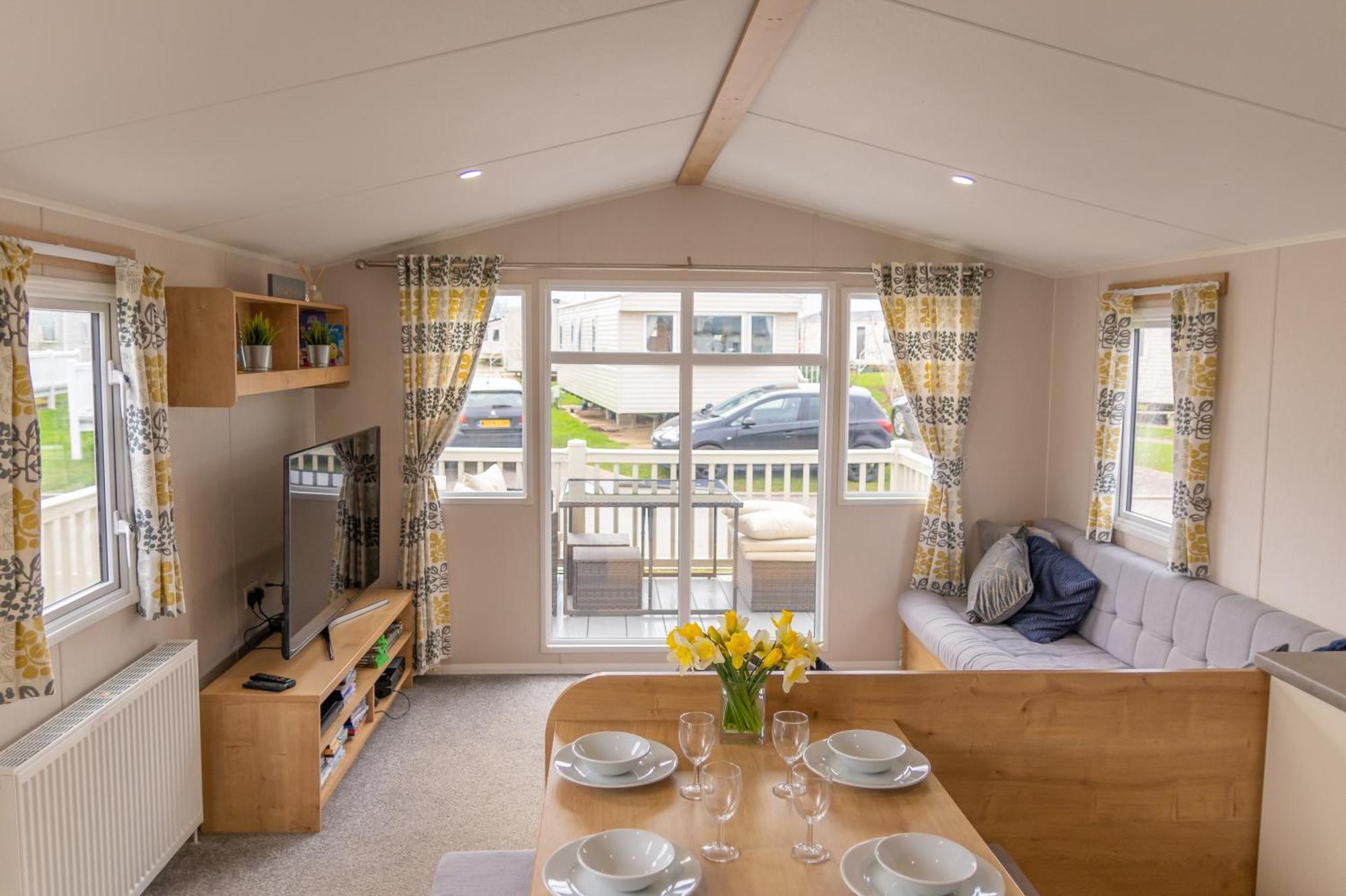 64 Lancaster The Lazy Willow 3 Bedroom Hot Tub Caravan Tattershall Lakes Buitenkant foto